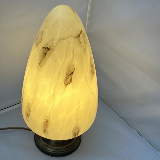 Menhir Gemarmerd Ei Lamp Met Bronzen Voet