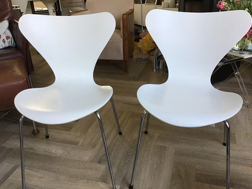 2x Fritz Hansen eetkamer stoelen