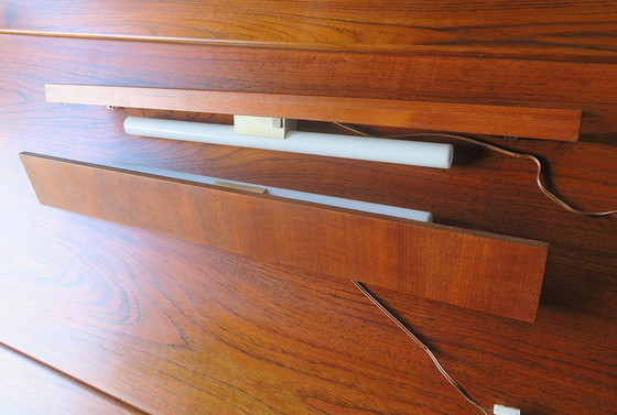 Image 1 of Paar teakhouten planken met wandlampen, Denemarken 1960S