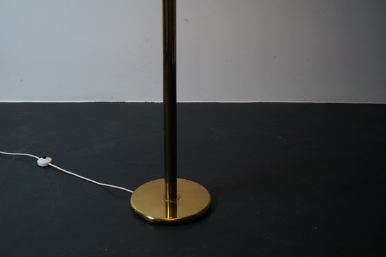 Image 1 of Duitse vintage vloerlamp in goud met grote kap & gouden details, jaren 1970