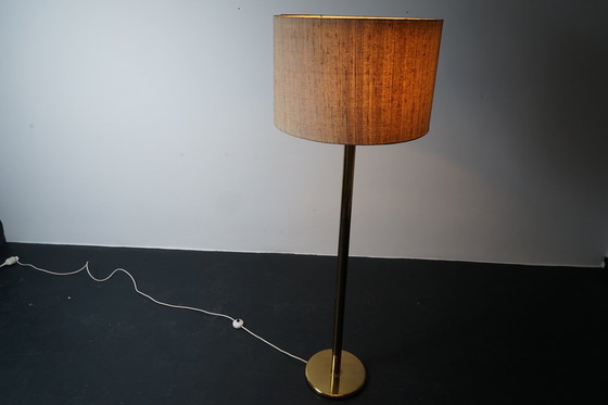 Image 1 of Duitse vintage vloerlamp in goud met grote kap & gouden details, jaren 1970