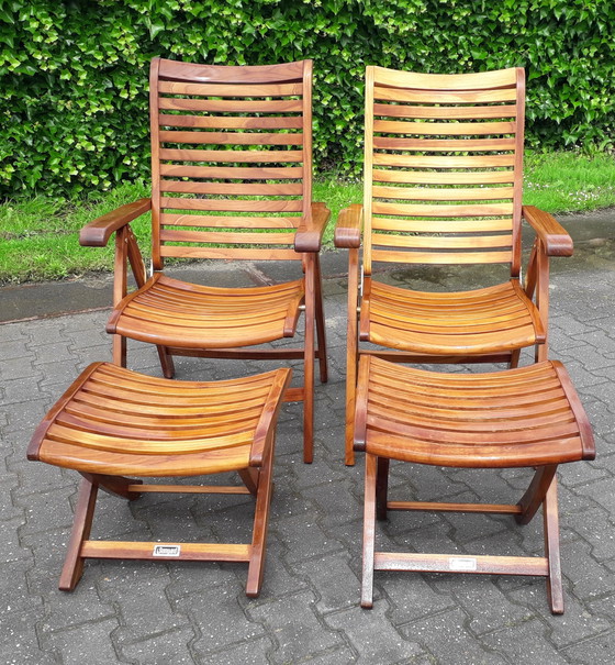 Image 1 of 2 Sunyard Corby teak standenstoelen met voetenbankjes NIEUW