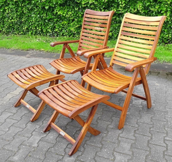 Image 1 of 2 Sunyard Corby teak standenstoelen met voetenbankjes NIEUW