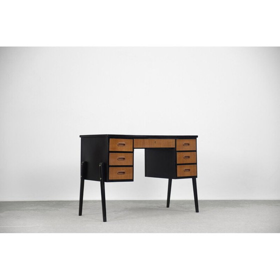 Image 1 of Vintage goudbruin teakhouten bureau, Zweden 1960