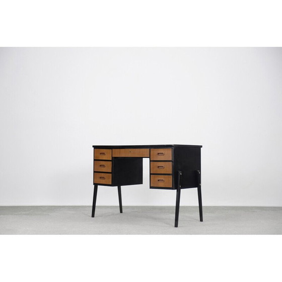 Image 1 of Vintage goudbruin teakhouten bureau, Zweden 1960