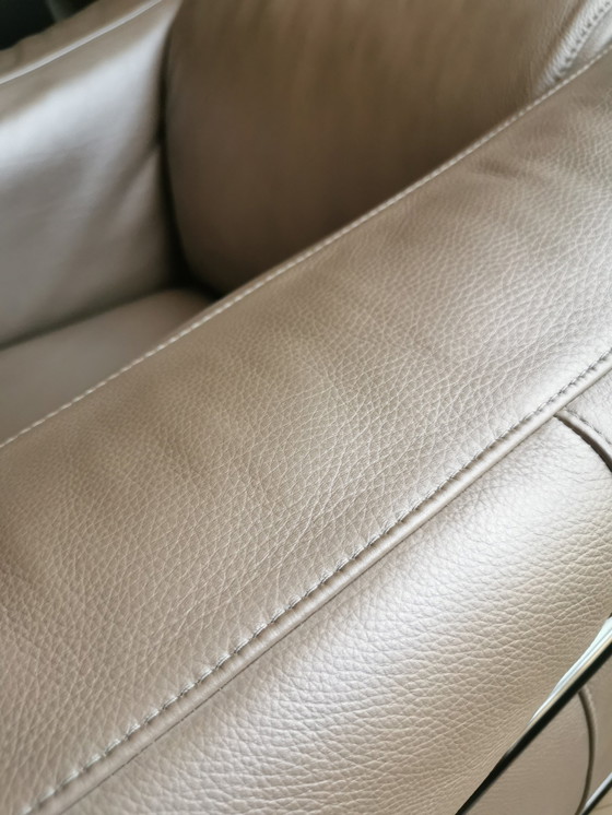 Image 1 of Natuzzi Leren Fauteuil Frank Platina Kleur