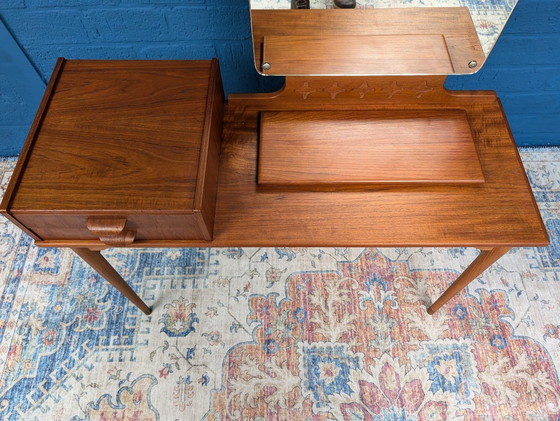 Image 1 of Vintage Kaptafel, Jaren '60, Deens Ontwerp