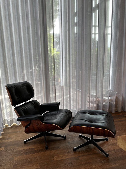 Vitra Lounge Chair + Ottoman zwart