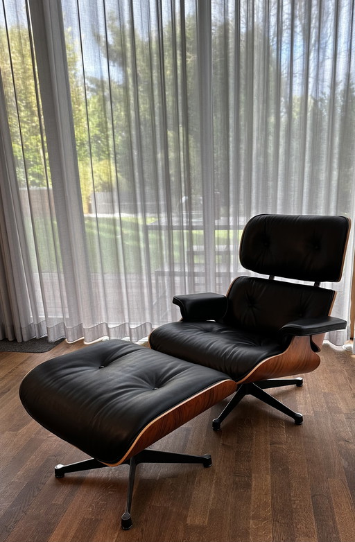 Vitra Lounge Chair + Ottoman zwart