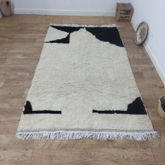 Image 1 of Marokkaans Berber Tapijt In Zwart En Wit - Tapis Berbère Marocain Blanc Et Noir