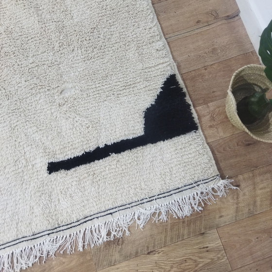 Image 1 of Marokkaans Berber Tapijt In Zwart En Wit - Tapis Berbère Marocain Blanc Et Noir