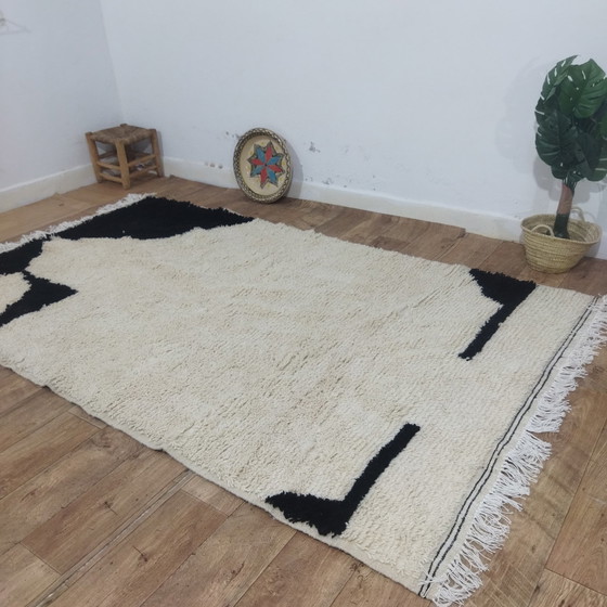 Image 1 of Marokkaans Berber Tapijt In Zwart En Wit - Tapis Berbère Marocain Blanc Et Noir