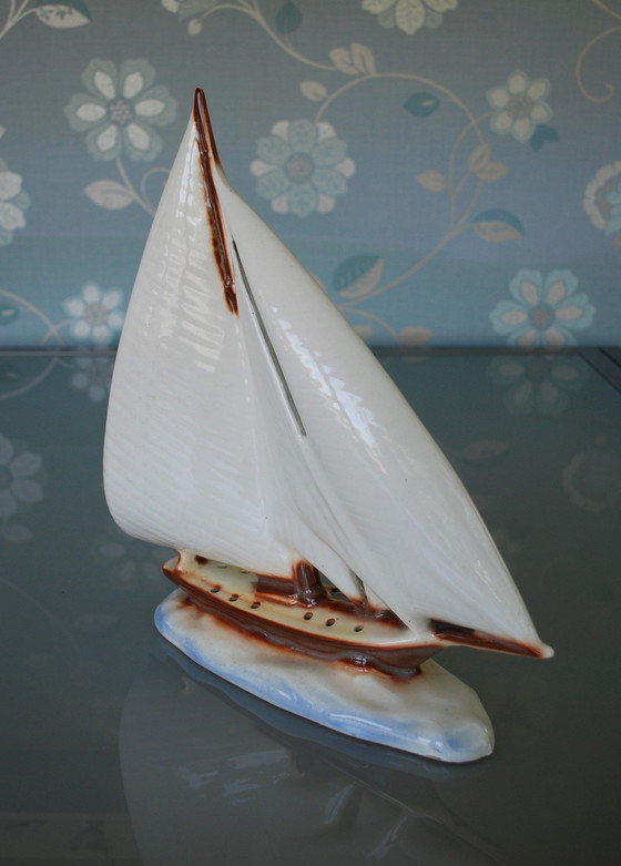 Image 1 of Zeilboot Porselein Van Kunstenaar Ditmar Urbach 1935