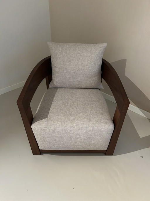 Fauteuil ‘Rubautelli’ - Walnut Finish