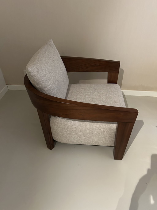 Fauteuil ‘Rubautelli’ - Walnut Finish