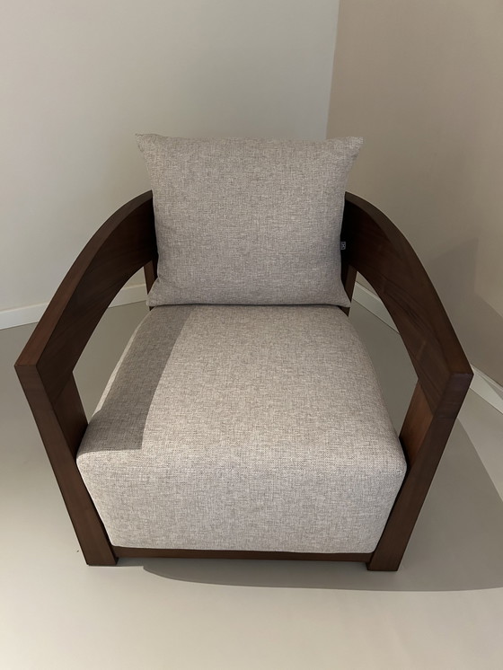 Image 1 of Fauteuil ‘Rubautelli’ - Walnut Finish