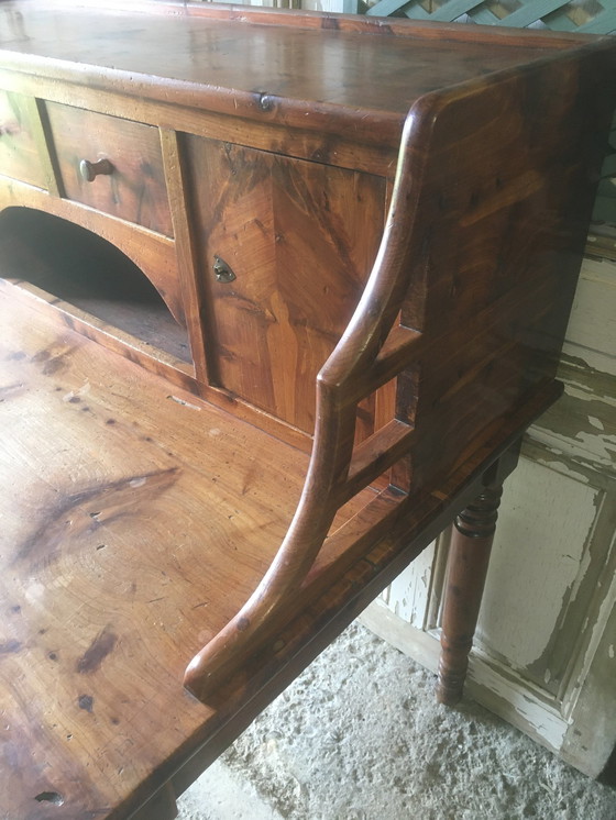 Image 1 of Vintage grenen bureau met meerdere niveaus