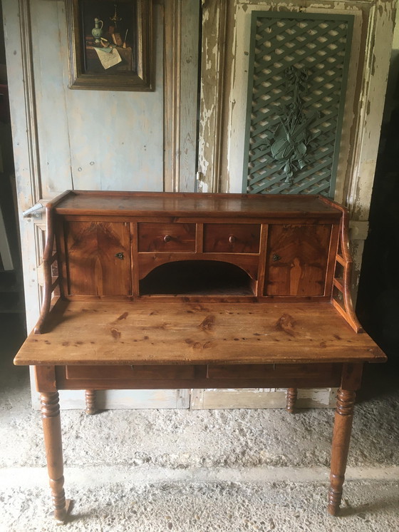 Image 1 of Vintage grenen bureau met meerdere niveaus