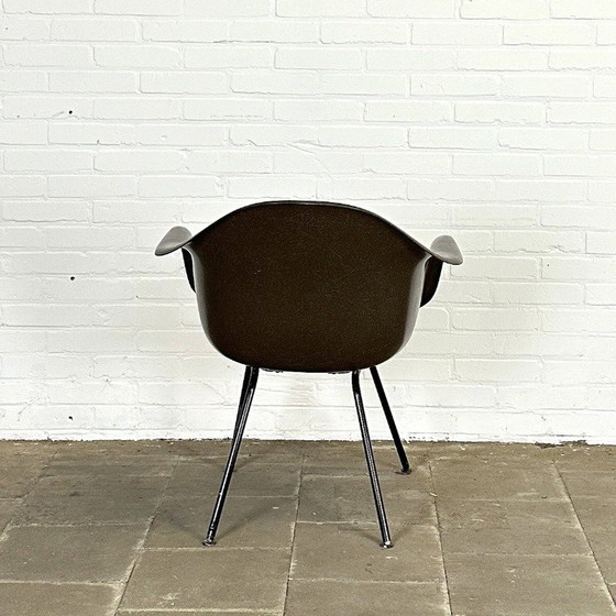 Image 1 of Charles & Ray Eames DAR Fiberglass Armchair van Herman Miller