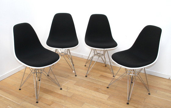 Image 1 of Suite van 4 stoelen, Charles & Ray Eames