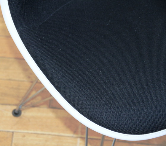 Image 1 of Suite van 4 stoelen, Charles & Ray Eames