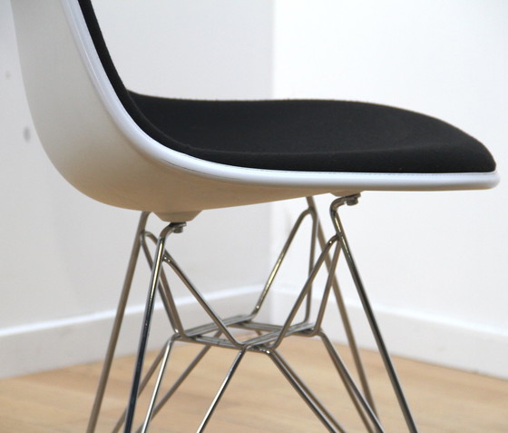 Image 1 of Suite van 4 stoelen, Charles & Ray Eames