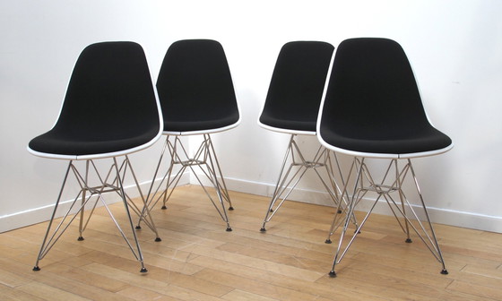 Image 1 of Suite van 4 stoelen, Charles & Ray Eames