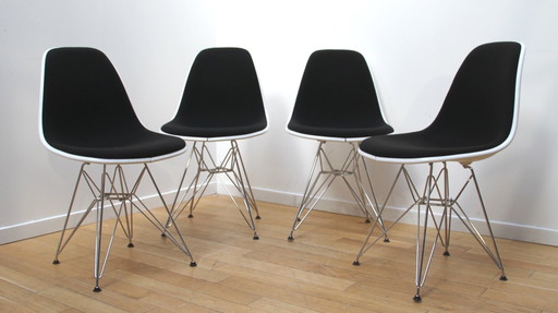 Suite van 4 stoelen, Charles & Ray Eames