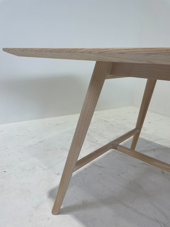 Image 1 of SP01 by Metrica Holland eettafel