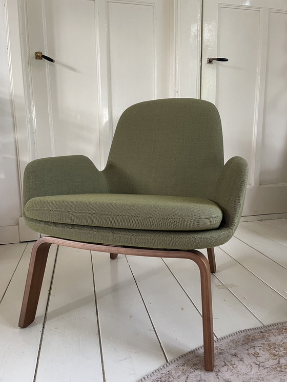 Image 1 of Normann Copenhagen Fauteuil, Donkergroen Met Walnotenhouten Poten