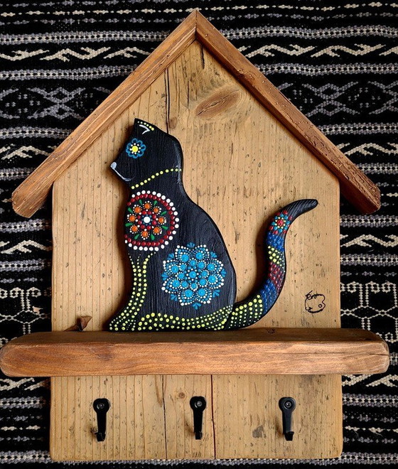 Image 1 of Monika Rygas, Beeldhouwwerk, Mandala Kat - 48 Cm - Hout - 2023