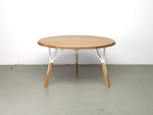 Stammtisch Tafel Diameter 130 Cm Ontwerp Alfredo Häberli