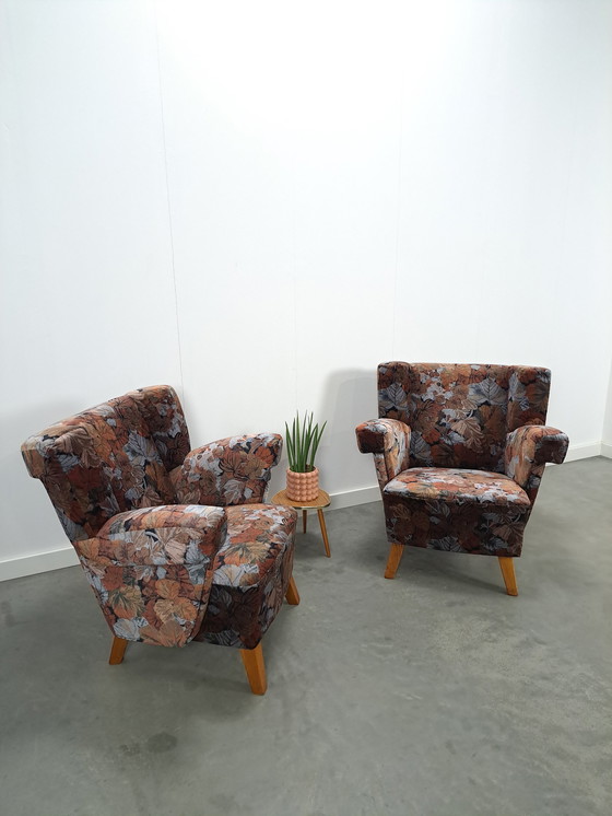 Image 1 of Set bloemen fauteuils met houten poten