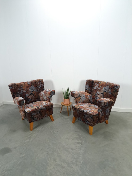 Image 1 of Set bloemen fauteuils met houten poten