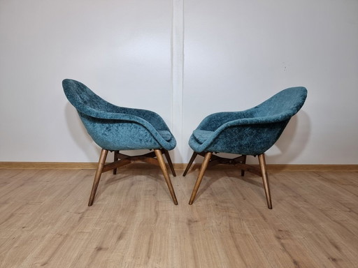 Shell Fauteuils Door Miroslav Navratil