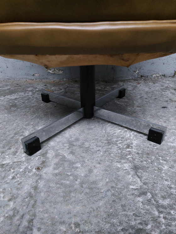 Image 1 of Vintage mid-century swivel design armchair