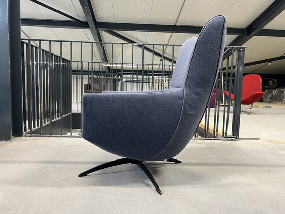 Image 1 of Jori Griffon draai fauteuil blauw stof