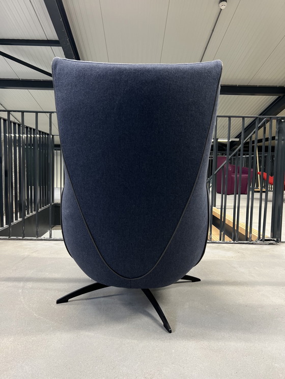 Image 1 of Jori Griffon draai fauteuil blauw stof