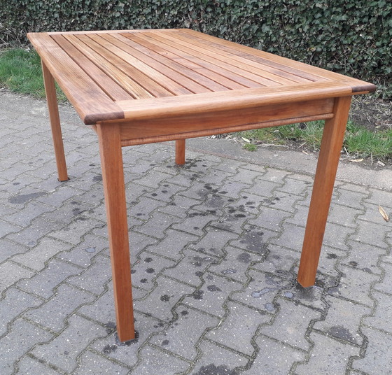 Image 1 of Gloster teakhouten tuintafel 134 x 81 cm