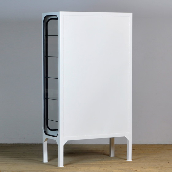 Image 1 of Gerestaureerde Vintage medische kast van IJzer en Glas , jaren 70