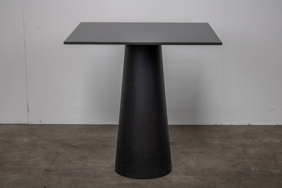 Image 1 of MOOOI Container tafel