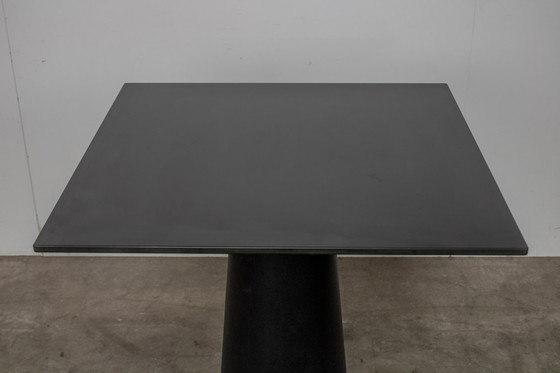 Image 1 of MOOOI Container tafel