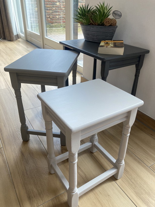 Nested Tables / Bijzettafeltjes - Taupe Tinten