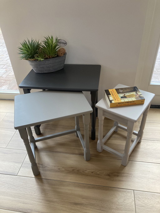 Nested Tables / Bijzettafeltjes - Taupe Tinten