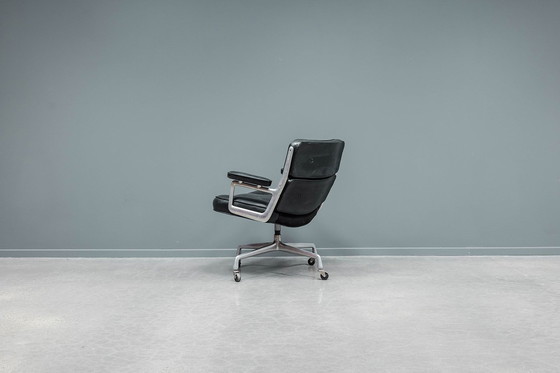 Image 1 of Es105 Eames "Time Life" Lobby Stoel
