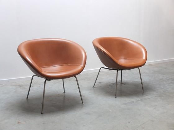 Image 1 of Vroeg paar 'Pot'-stoelen van Arne Jacobsen voor Fritz Hansen, 1959