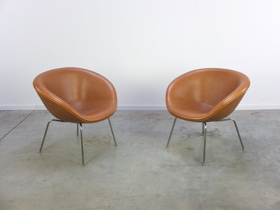 Image 1 of Vroeg paar 'Pot'-stoelen van Arne Jacobsen voor Fritz Hansen, 1959