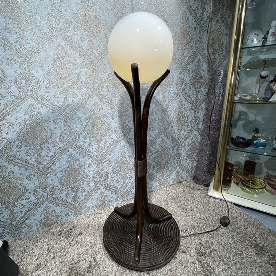 Image 1 of Vintage bamboe vloerlamp uit de jaren 70 met glazen bol