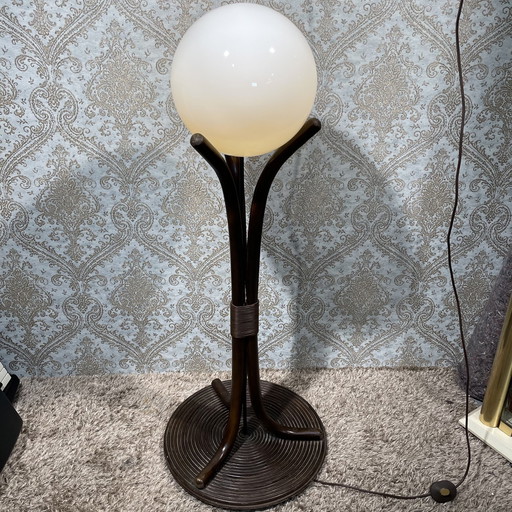 Vintage bamboe vloerlamp uit de jaren 70 met glazen bol