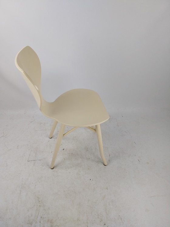 Image 1 of 3 x Linteloo tulipani eetkamerstoelen in off White in zeer goede originele conditie. 